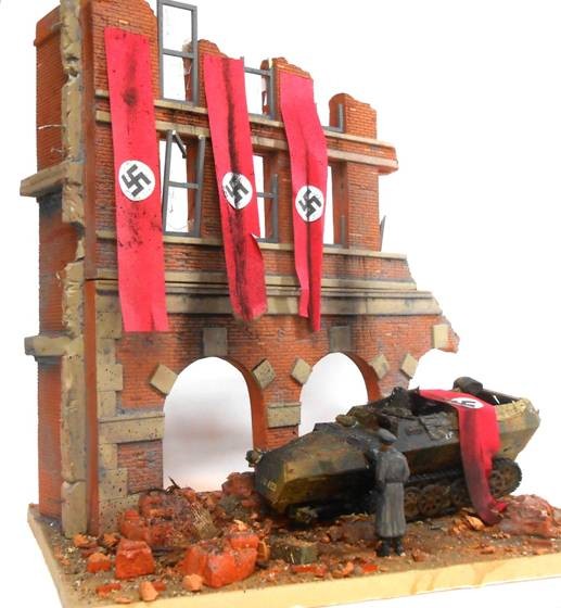 Dioramas Plus 24 1/35 Fall of Berlin 1945 German Street Ruined Building Front w/Base (8"x10")