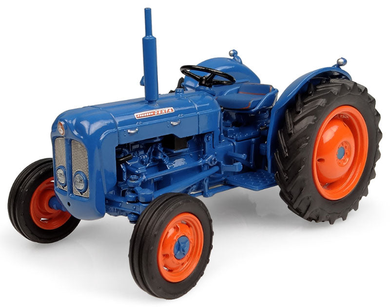 Universal Hobbies 6270 1/32 Scale Ford Dexta Utility Tractor 1960 diecast metal and