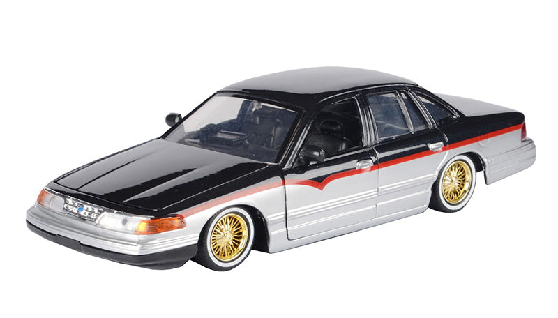 Motormax 79024BKSL 1/24 Scale 1993-97 Ford Crown Victoria Lowrider
