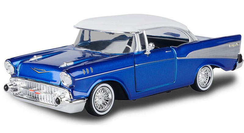 Motormax 79030-BLW 1/24 Scale 1957 Chevrolet Bel Air Coupe