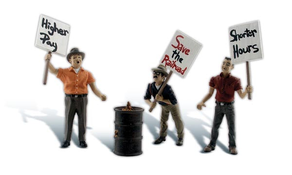Woodland Scenics 2557 G Scale Scenic Accents(R) Figures -- Striking Picketers pkg(3)