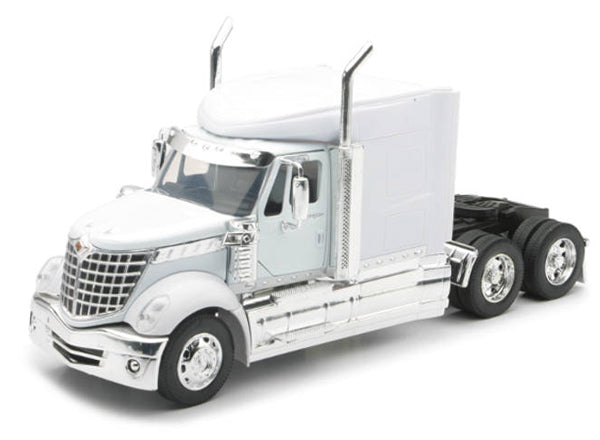 New-Ray SS-52941-WT 1/32 Scale International Lonestar Cab Only