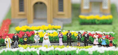 Tomytec 281337 N Scale Japanese Wedding Scene Figures -- pkg(12)