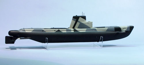 Dumas Products 1245 33" USS Bluefish SS222 Submarine Kit (Approx 1/96)