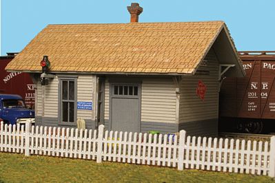 Monroe Models 9307 N Scale Straight Picket Fence -- Total Scale 352' 107m