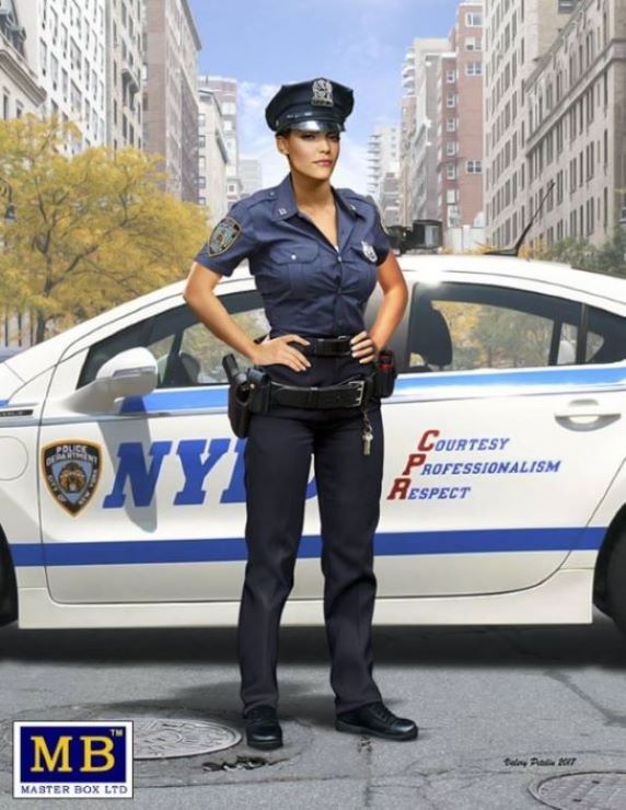 Master Box Models 24027 1/24 Ashley Modern Police Woman