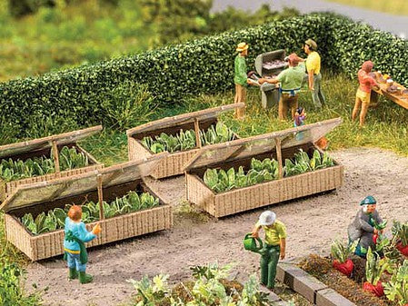 Noch 14025 HO Scale Covered Raised Garden Beds with Lettuce - Deco Minis