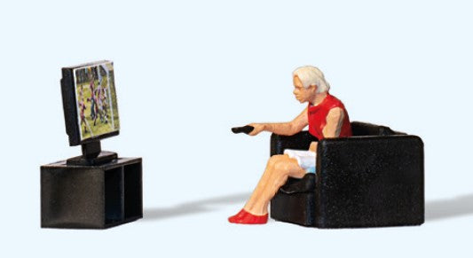 Preiser 28259 HO Woman in Front of TV Sitting in Chair