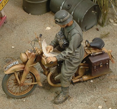 Royal Model 266 1/35 WWII DKM German Motorcycle Rider (Resin)