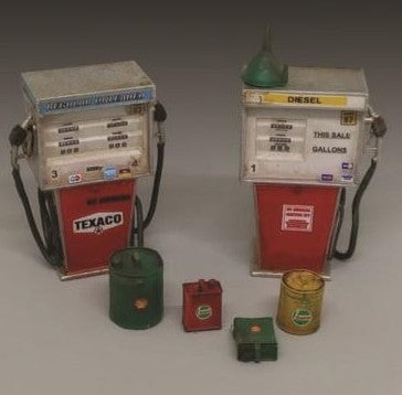 Royal Model 901 1/35 Modern Gas Pumps (2) w/Various Gas Cans (Resin)