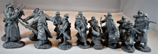 Toy Soldiers of San Diego TSSD 4 1/32 WWII German Long Coat Infantry Figure Playset (16)