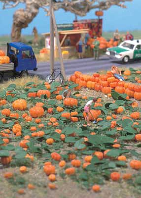 Walthers Scenemaster 1115 HO Scale Pumpkin Patch -- Kit - 80 pumpkins (assorted sizes) & eight vines