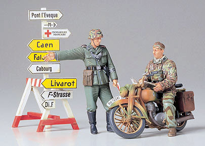 Tamiya 35241 1/35 German Motorcycle Orderly Set