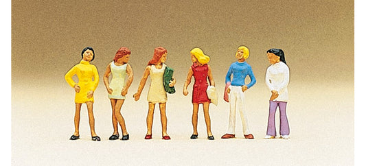 Preiser 10122 HO Scale Group of Girls Teenagers Figure Set