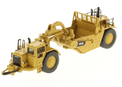 Diecast Masters 85542 1/125 Cat 657G Wheel Tractor Scraper