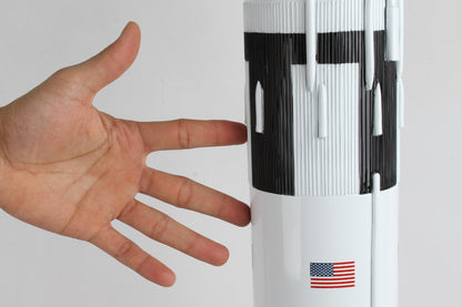Executive Series E89100 Saturn V 1/100