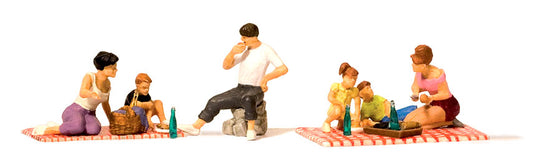 Preiser 10617 HO Scale Picnic Figures 6-Piece Set