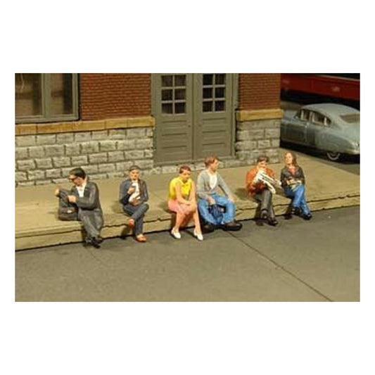 Bachmann 33161 O Scale SceneScapes Figures Platform Passengers Seated