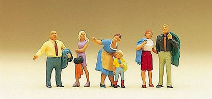 Preiser 10279 HO Scale Pedestrians Family in City