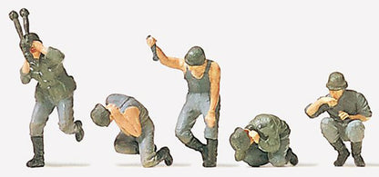 Preiser 16540 HO Scale Military - Former German Army WWII - Unpainted