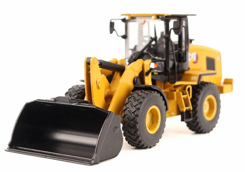 Diecast Masters 85779 1/50 Caterpillar 930 Wheel Loader
