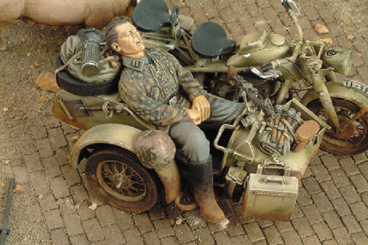 Royal Model 294 1/35 WWII Waffen SS Grenadier Sleeping (Resin)