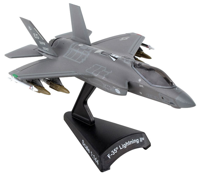Daron PS5602 1/100 F-35A Lightning II Diecast Model