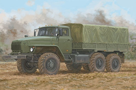 Trumpeter Scale Models 1072 1/35 Russian URAL4320 Truck w/Stake Body