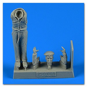 Aerobonus 350001 1/35 WWII German Submarine Kriegsmarine Sailor #1 (Standing, Ar