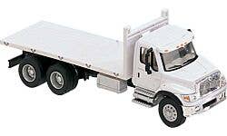 Walthers SceneMaster 949-11650 HO Intl 7600 Flatbed Truck - MOW White
