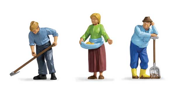 Noch 17331 G Scale Farmers -- pkg(3)