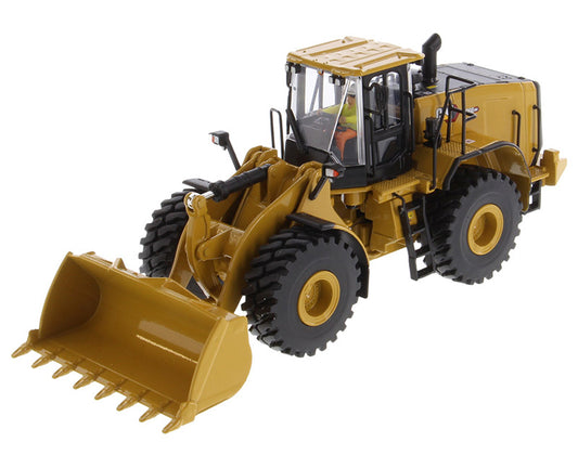 Diecast Masters 85682 1/50 Caterpillar 966 GC Wheel Loader