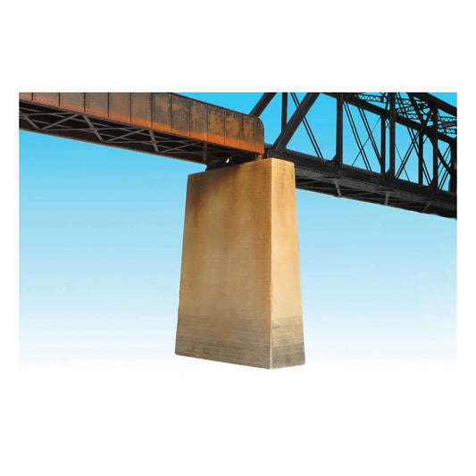 493 557