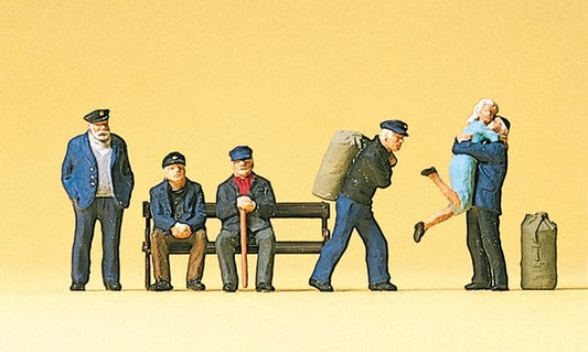 Preiser 10352 HO Scale Merchant Sailors Ashore Figure Set