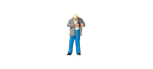 Preiser 28195 HO Scale Man Paying Figure