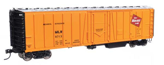 Walthers Mainline 910-3789 HO Scale 50' AAR Reefer Car MILW #9713