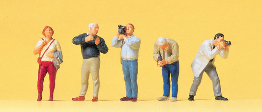 Preiser 10531 HO Scale Trainspotters Figure Set