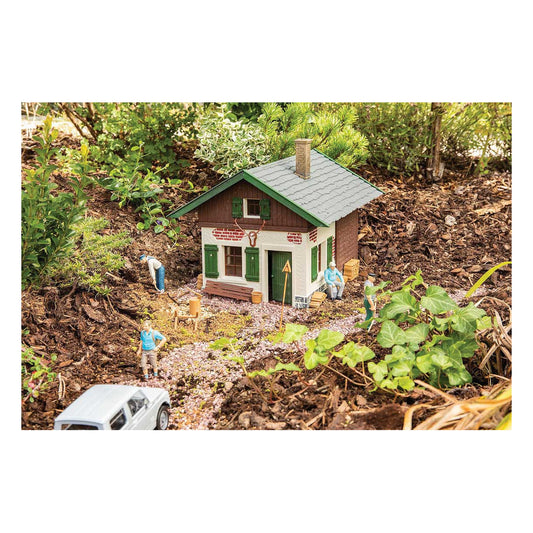 pola 331143 g scale forest hut cabin kit