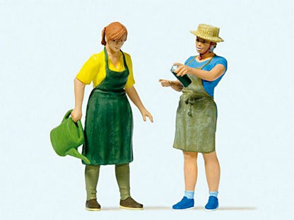 Preiser 44928 G Scale Recreation & Sports Women Gardening pkg(2)