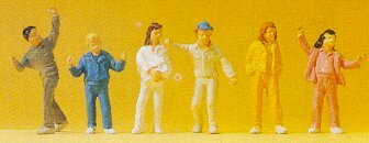 Preiser 14139 HO Scale Pedestrians Children Wearing Long-Sleeved
