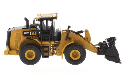 Diecast Masters 85692 1/64 Caterpillar 950M Wheel Loader