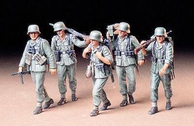 Tamiya 35184 1/35 German MG Crew (5)