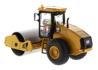 Diecast Masters 85589 1/50 Caterpillar CS11 GC Soil Compactor
