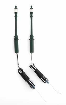 Walthers Scenemaster 4800 HO Scale LED Streetlight 2-Pack -- Cast Iron Column