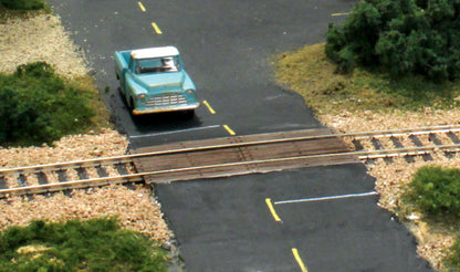 Woodland Scenics C1145 All Scale Wood Grade Crossing O Scale