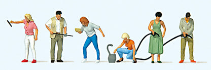Preiser 10709 HO Scale At the Gas Station Self-Service Patron pkg(6)