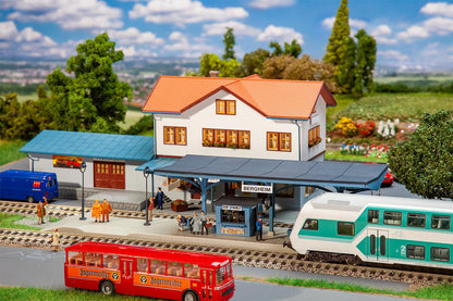 Faller 120106 HO Scale Station Platform w/Butterfly Canopy Kit