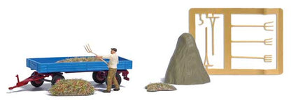 Busch 79851 HO Scale Hay Harvest - Action Set -- Low-Side Farm Trailer, 3 Hay St