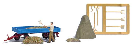 Busch 79851 HO Scale Hay Harvest - Action Set -- Low-Side Farm Trailer, 3 Hay St