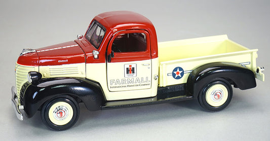 Spec Cast ZJD-1900 1/24 Farmall 1941 Plymouth Pickup Truck